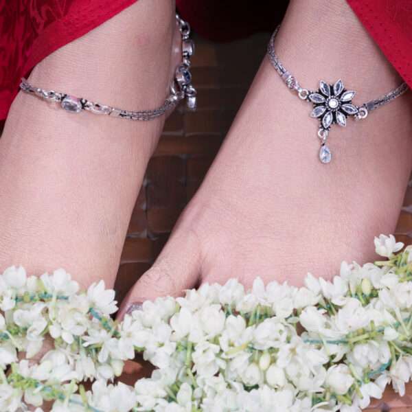 STONE WITH OXIDISED FINISH ANKLETS