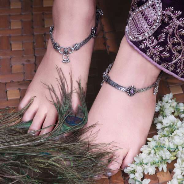 STONE WITH OXIDISED FINISH ANKLETS