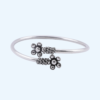 BANGLE FLEXIBLE FLOWER OXIDISED RS2450