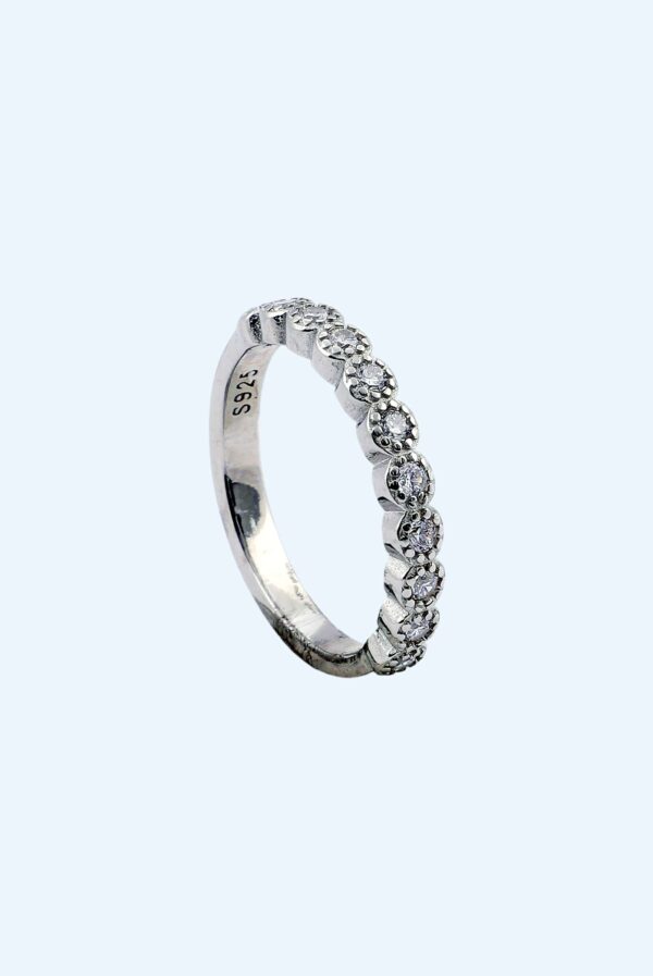 LADIES RING ELEVEN STONE