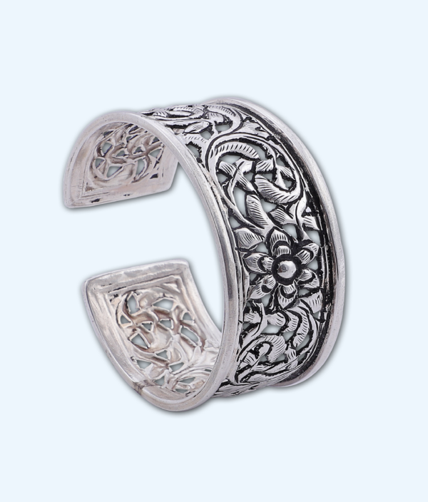 OXIDISED FLOWER LEAF BANGLE FREE SIZE