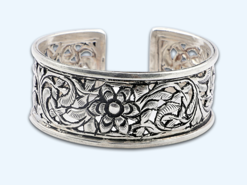 OXIDISED FLOWER LEAF BANGLE FREE SIZE RS6990