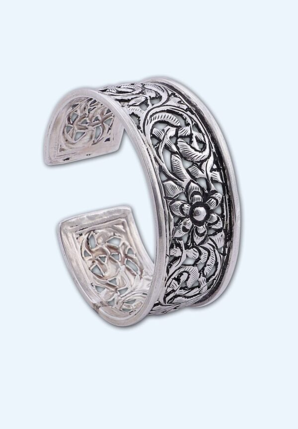 OXIDISED FLOWER LEAF BANGLE FREE SIZE