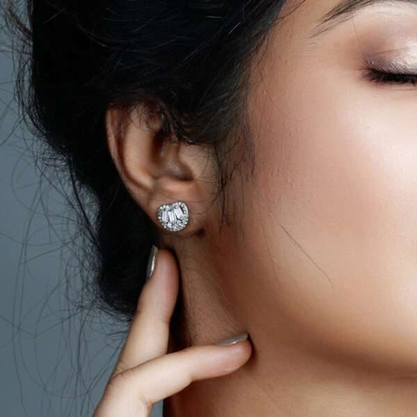 PENDANT WITH CHAIN AND EARRINGS