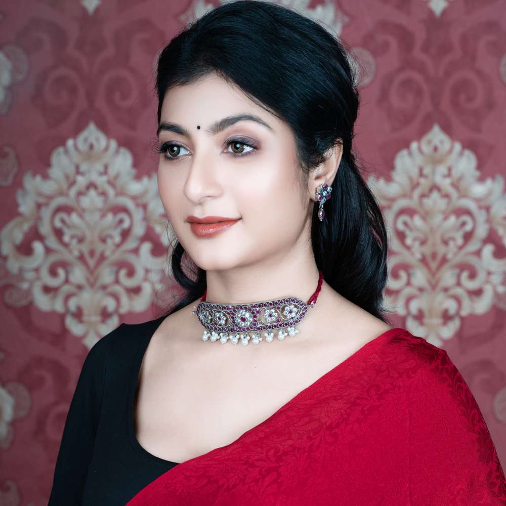 STONE STUDDED NECKLACE