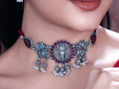 STONE STUDDED NECKLACE